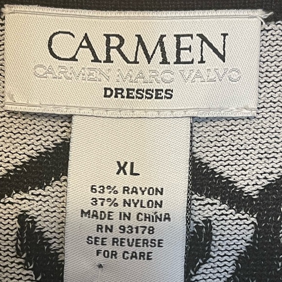 CARMEN MARC VALVO -Black and white pattern sweater dress. - Picture 11 of 11